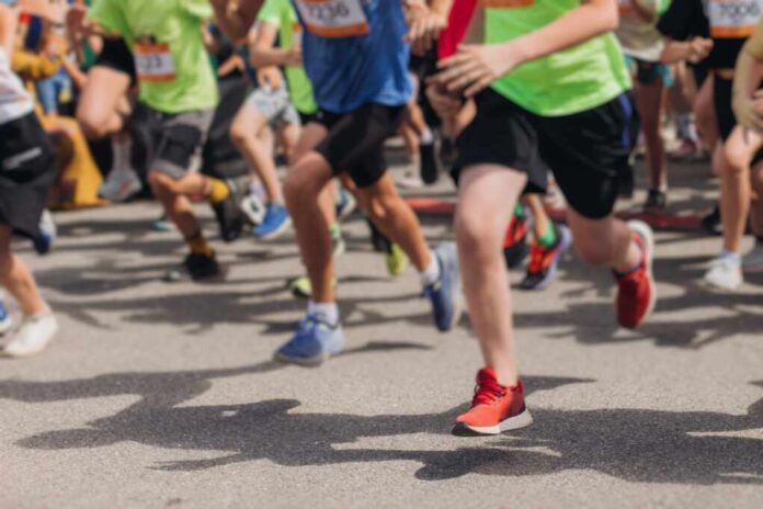 Marathon,Runners,Crowd,,Sportsmen,Participants,Start,Running,The,Half-marathon,In