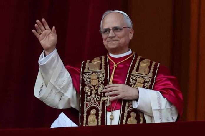 Rome,,Italy,08-05-2025:,The,New,Pontiff,Appears,On,The,Central