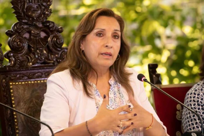 Lima,,Peru;,December,,29,,2022:,Peruvian,President,Dina,Boluarte,Gives