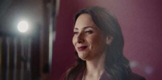 BREAKING: Gina Hinojosa NAILS MAGA lunatic Greg Abbott with a perfect riposte to his bigoted attempt