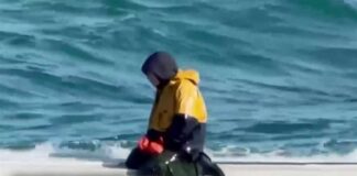 15-Year-Old Survives Two Days Atop Capsized Boat in Alaska’s Bering Sea as Two Companions Di