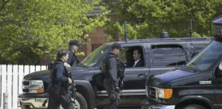 Driver Triggers Panic Outside White House Alex Blumberg in SUV as armed security officers walk by